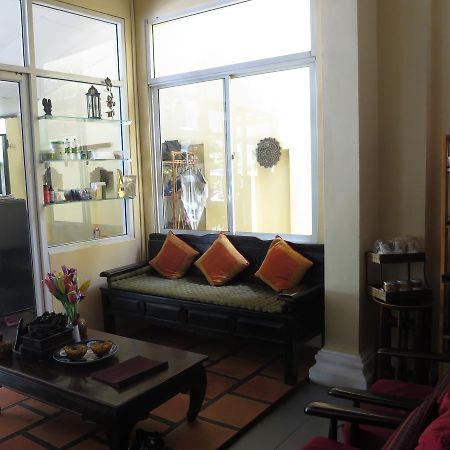 Goldie Guesthouse Phnom-Penh Buitenkant foto