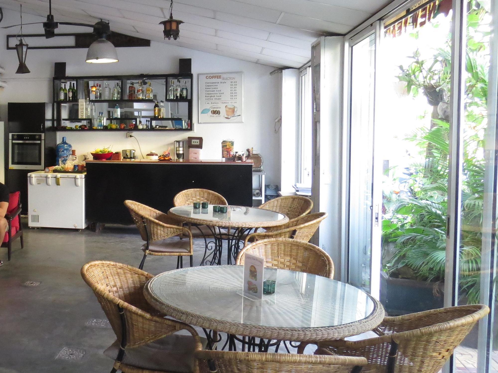 Goldie Guesthouse Phnom-Penh Buitenkant foto