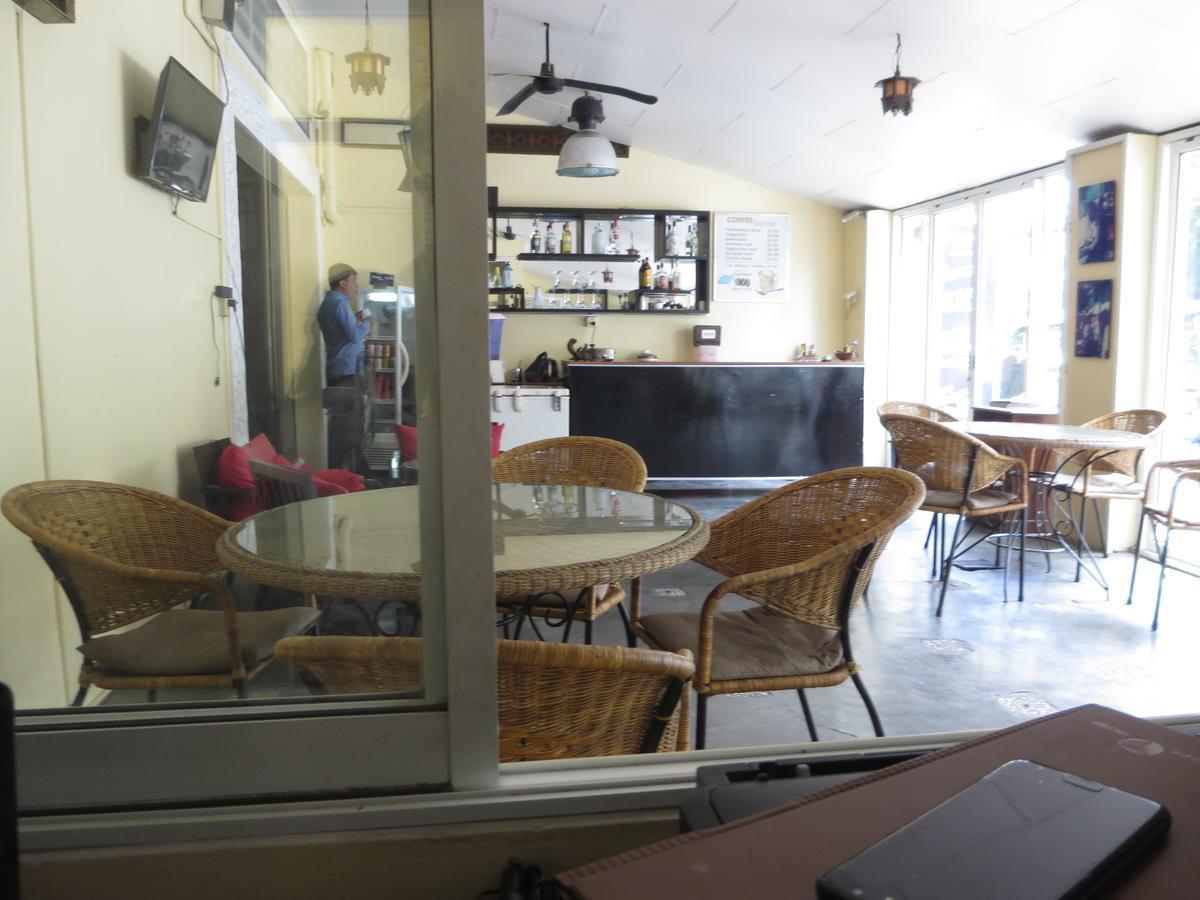 Goldie Guesthouse Phnom-Penh Buitenkant foto