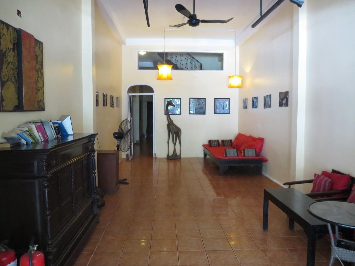 Goldie Guesthouse Phnom-Penh Buitenkant foto