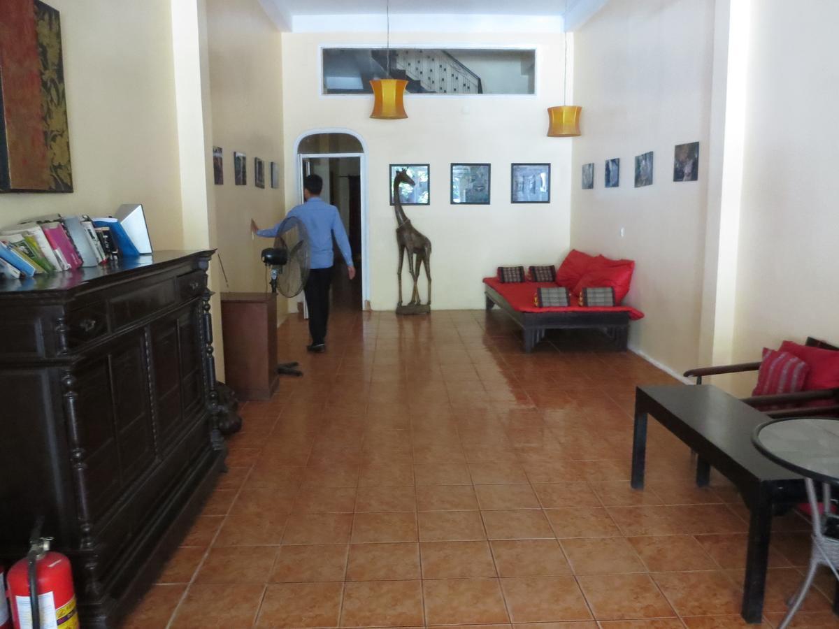 Goldie Guesthouse Phnom-Penh Buitenkant foto