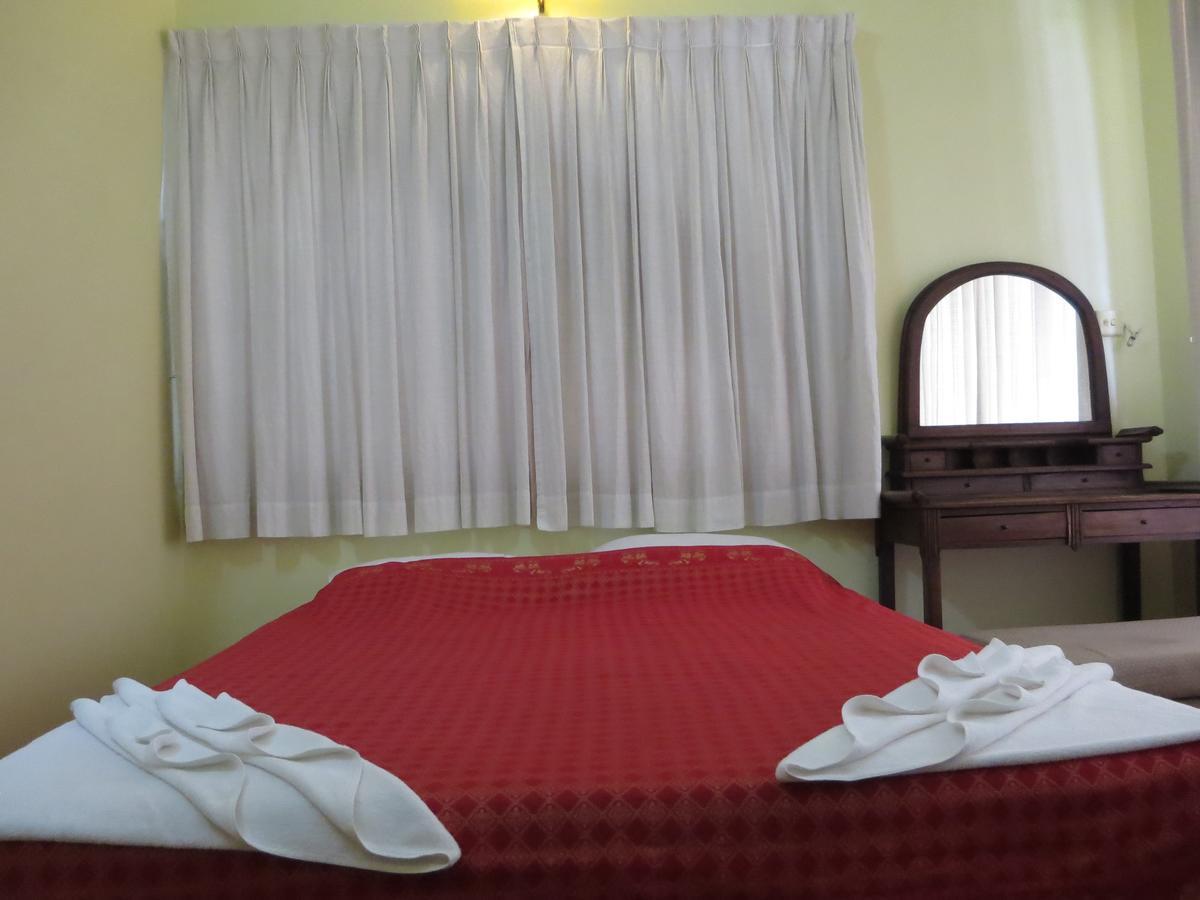 Goldie Guesthouse Phnom-Penh Buitenkant foto