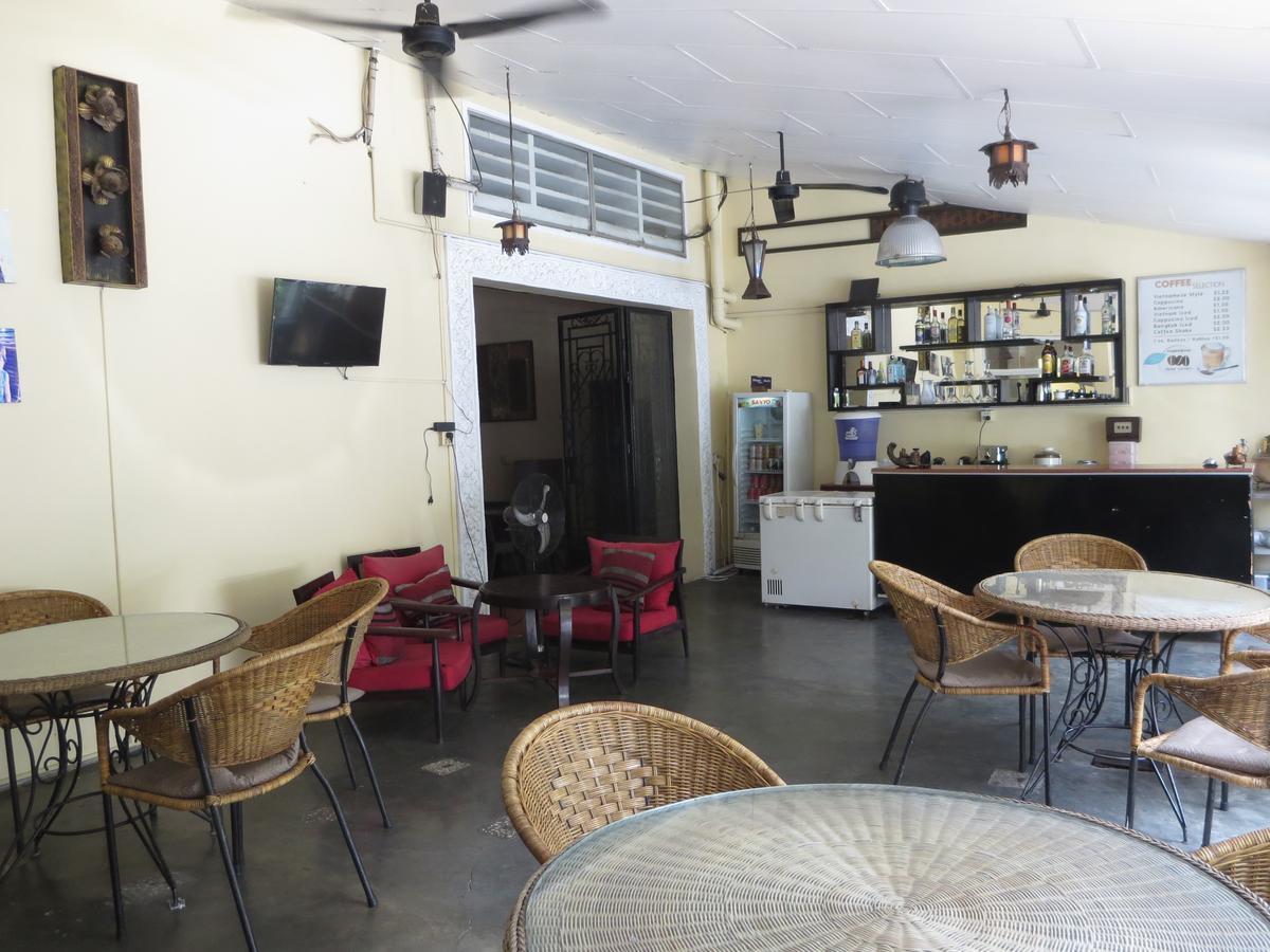 Goldie Guesthouse Phnom-Penh Buitenkant foto