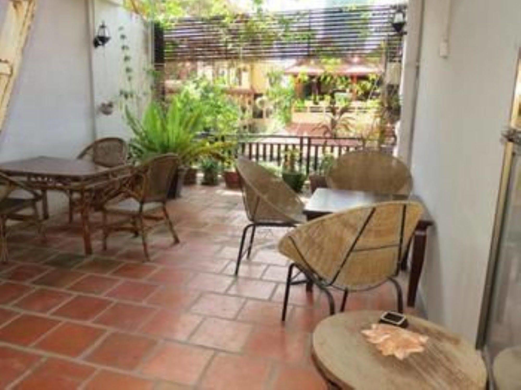 Goldie Guesthouse Phnom-Penh Buitenkant foto